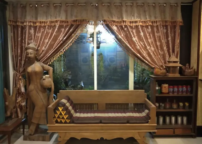 Ruan Ben Ja Don Mueang,bangkok
